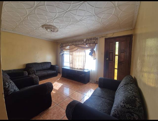 3 BEDROOM HOUSE FOR SALE IN MOTHERWELL NU 5